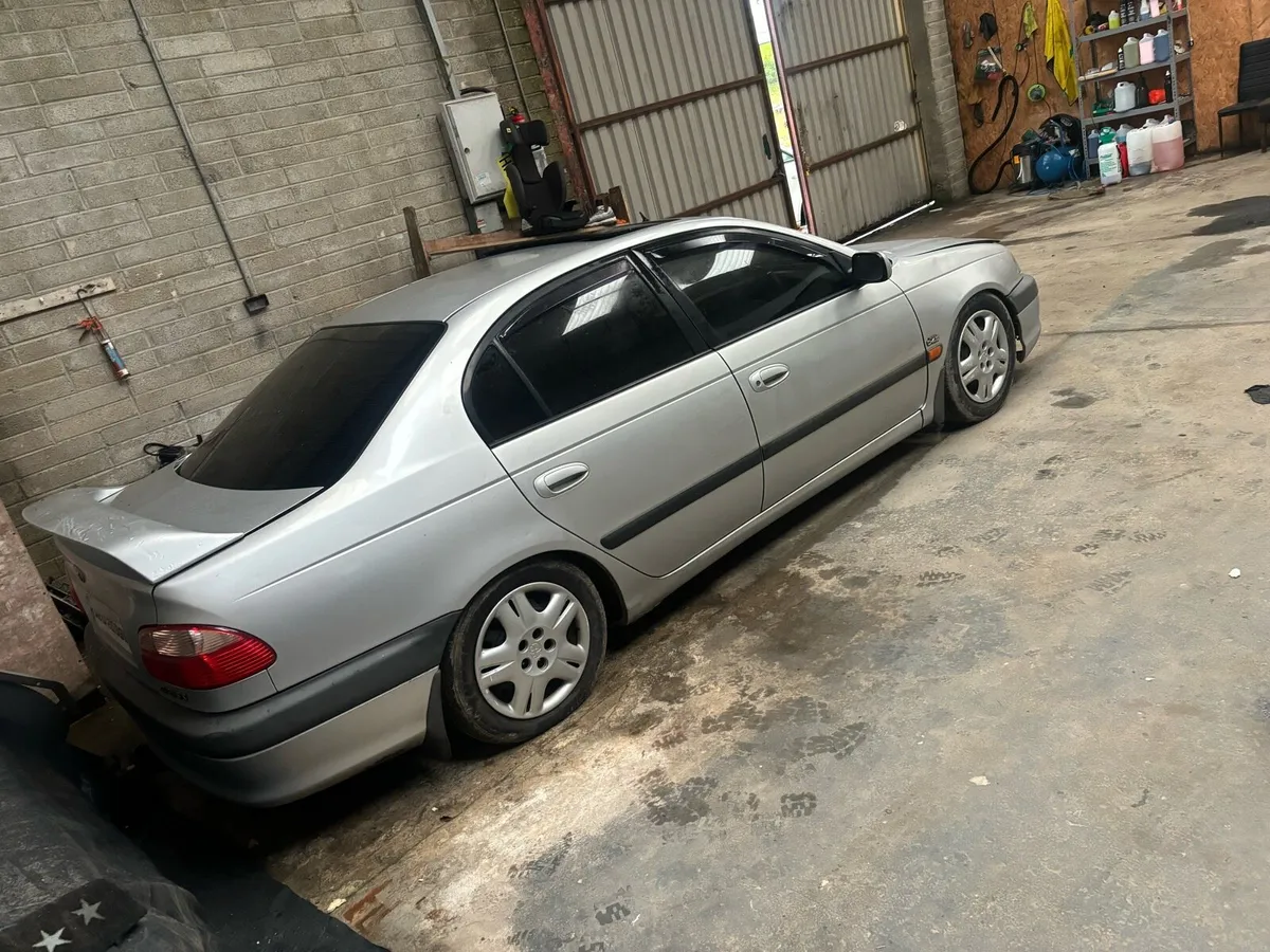 TOYOTA AVENSIS - Image 2