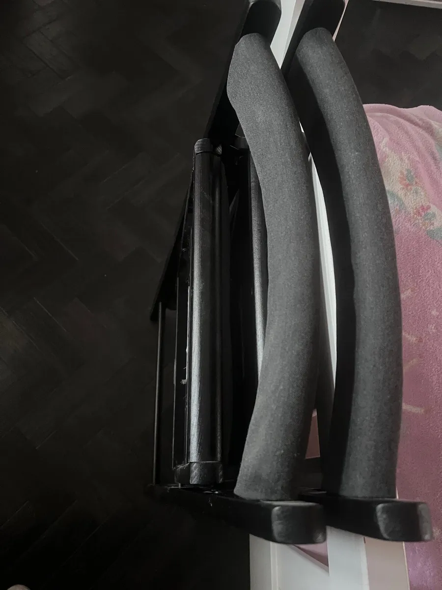 Foldable Chair - Image 3