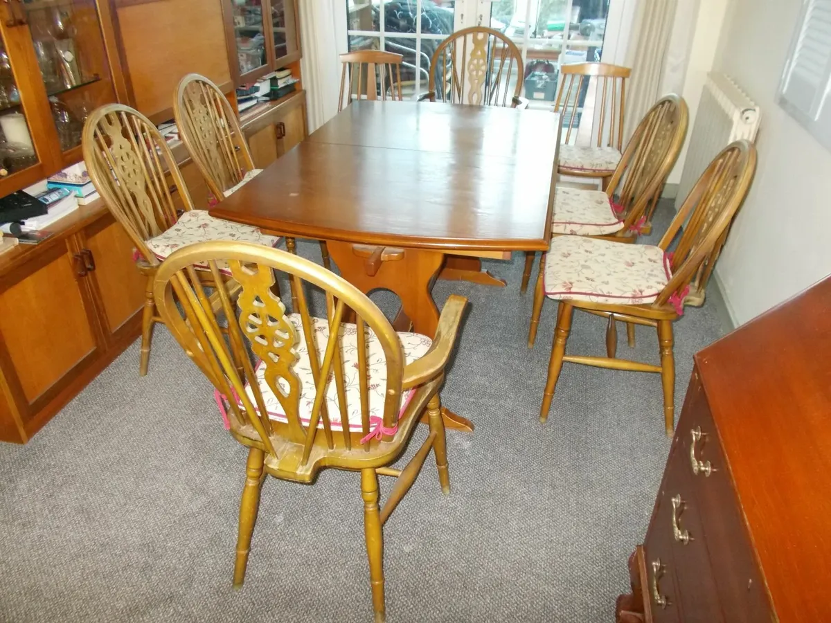 Dining Table Extendable & 8 Chairs - Image 1