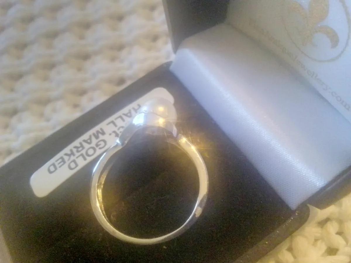 9ct white gold cultured pearl & diamond Ring N - Image 4