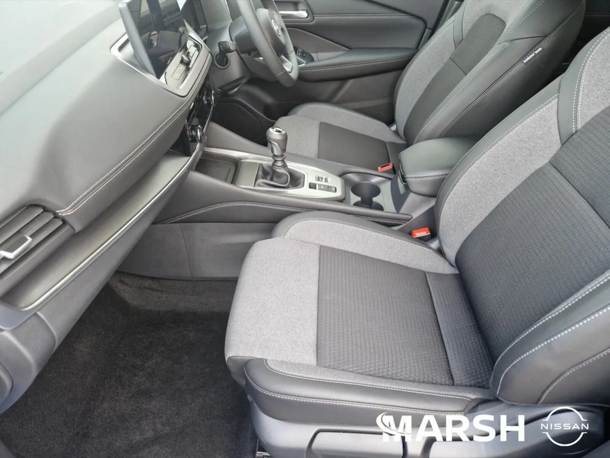 Nissan Qashqai 1.3 PET MILD HYBRID SV PREMIUM - Image 4