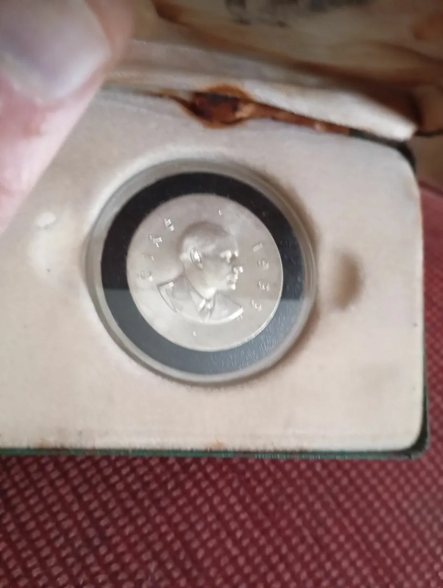 Pádraig pearse coin in original gpo box - Image 1