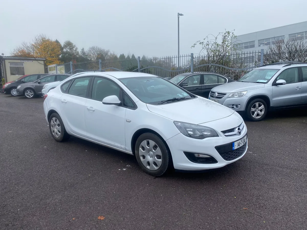 Opel Astra 2014 - Image 4