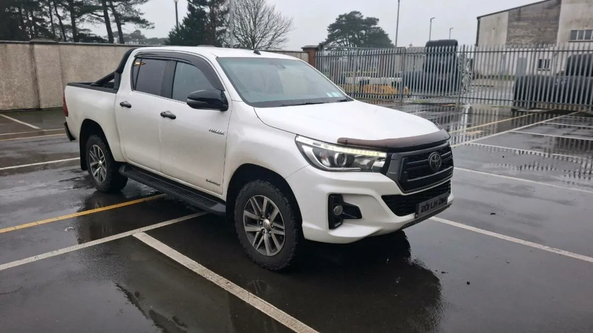 Toyota Hilux InvincibleX NO VAT - Image 3