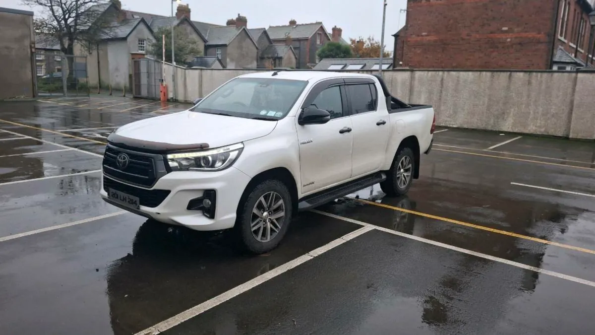 Toyota Hilux InvincibleX NO VAT - Image 4
