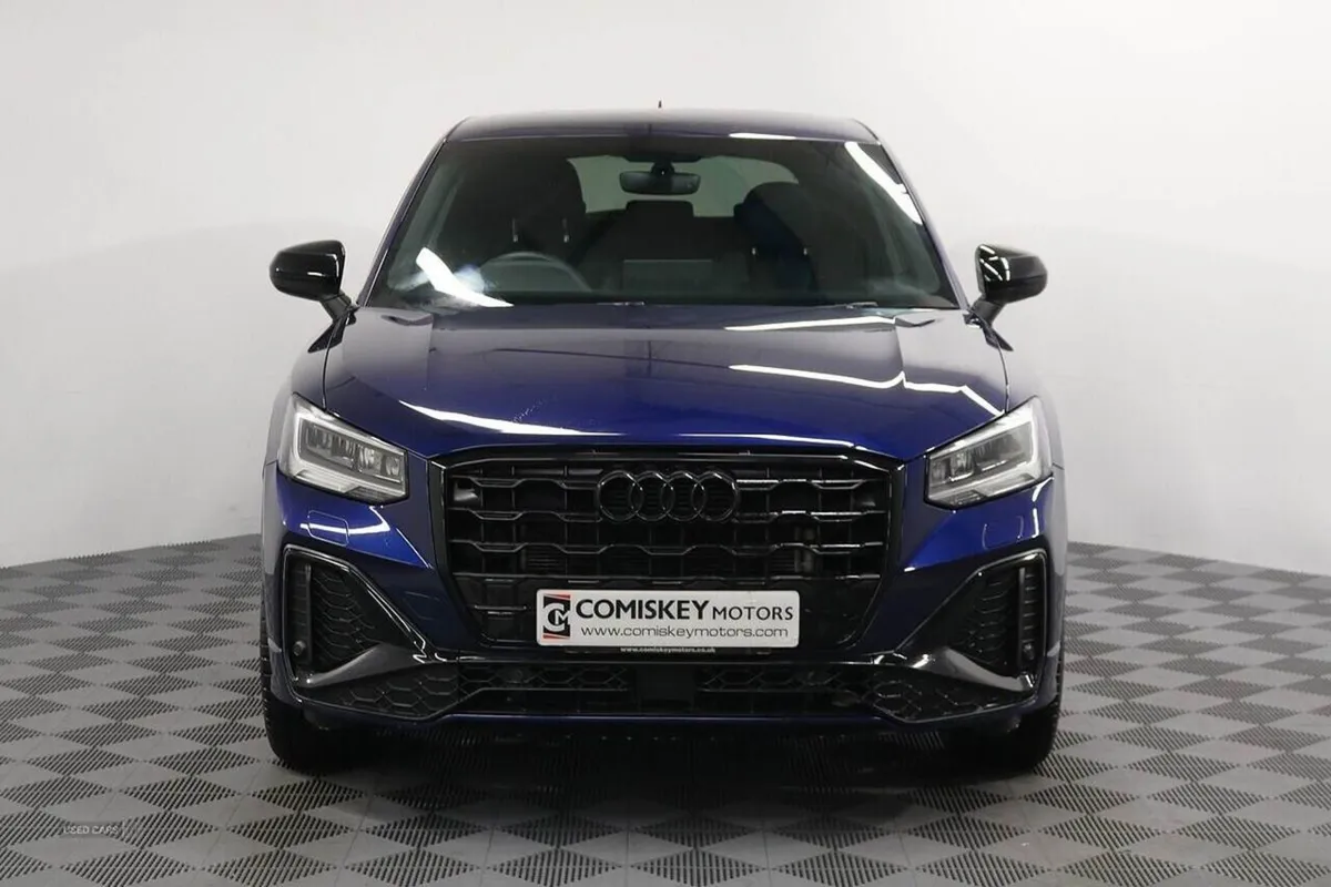 Audi Q2 Tfsi CoD Black Edition - Image 2