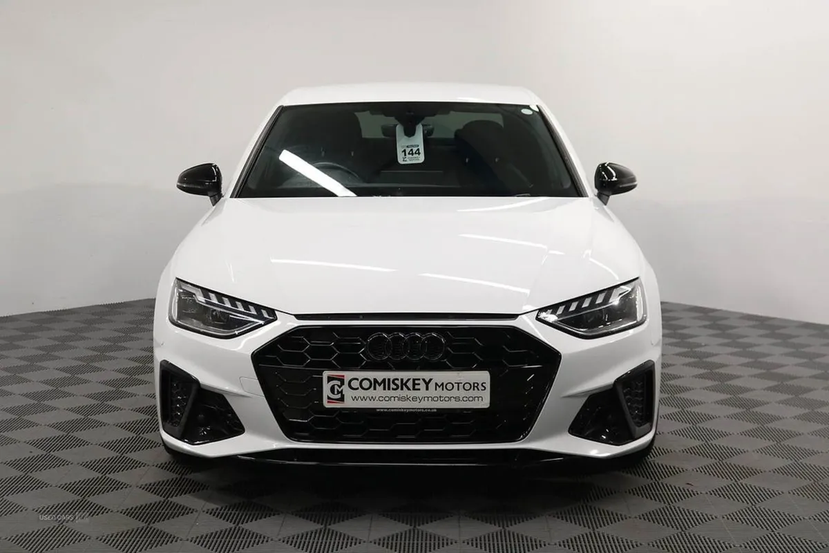 Audi A4 TDI Black Edition - Image 2