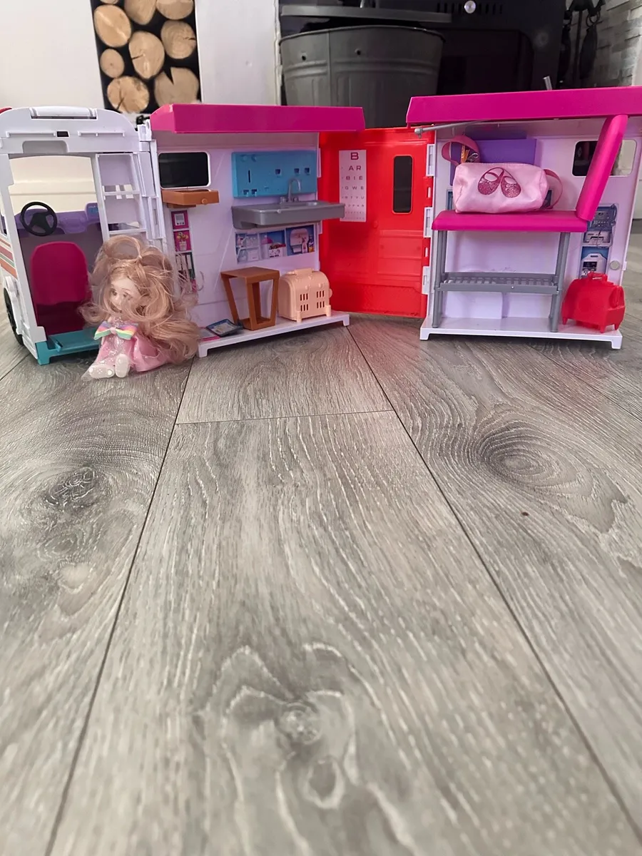 Barbie Ambulance - Image 3