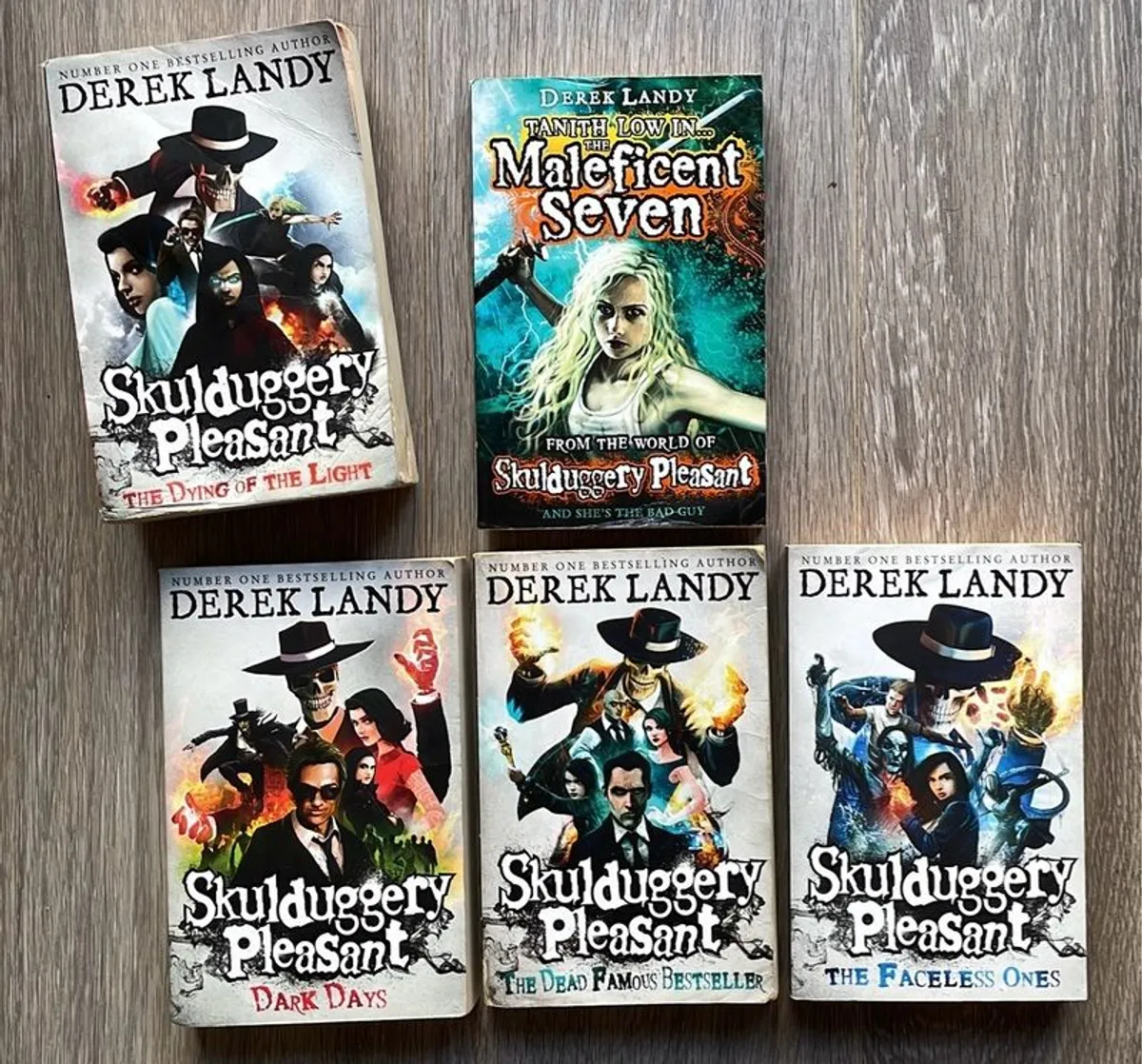 4 Skulduggery Pleasant Books & 1 FREE BOOK - Image 1