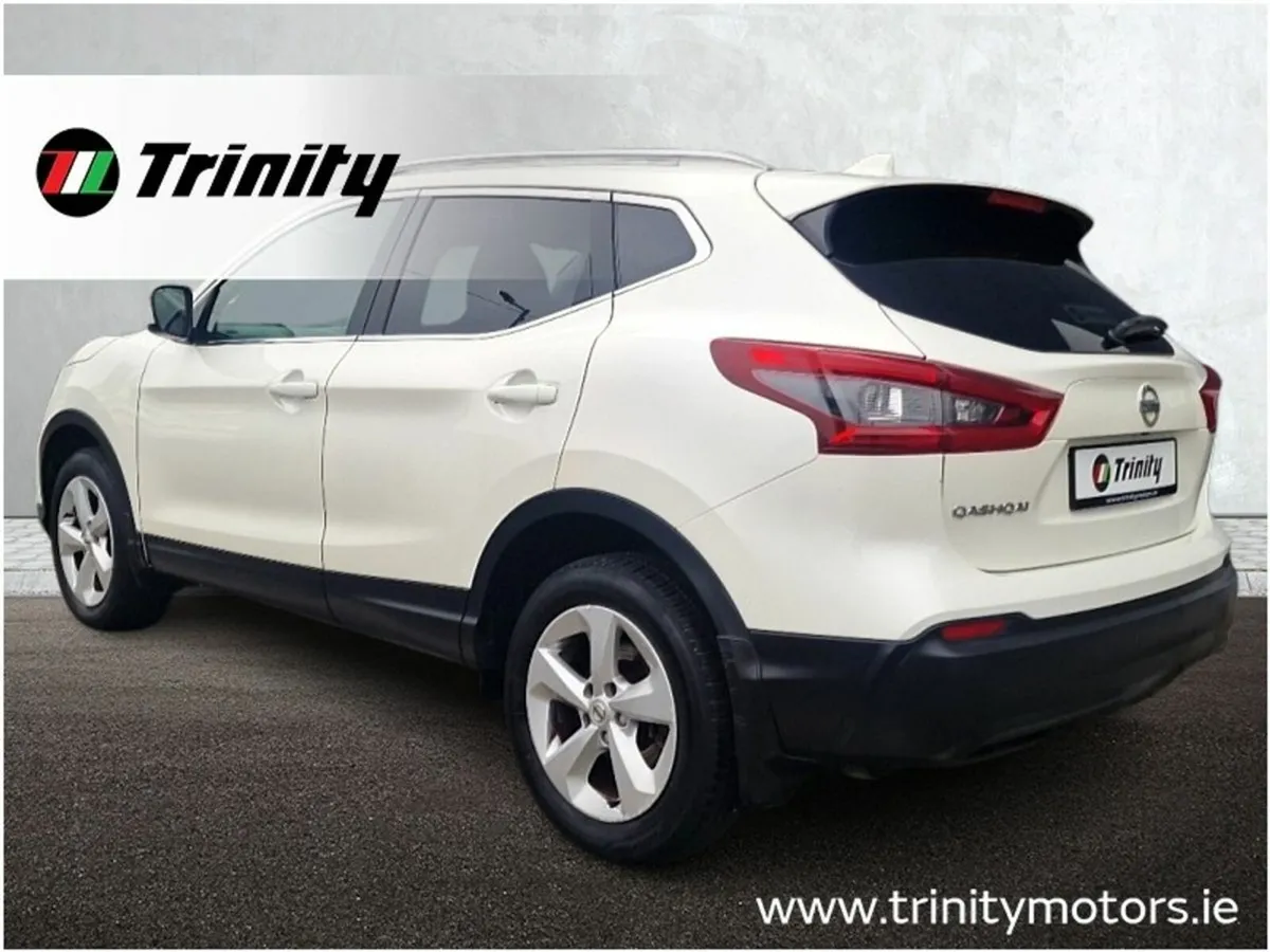 Nissan Qashqai ** 1.3 PETROL ** SV ** TRINITY MOTO - Image 3