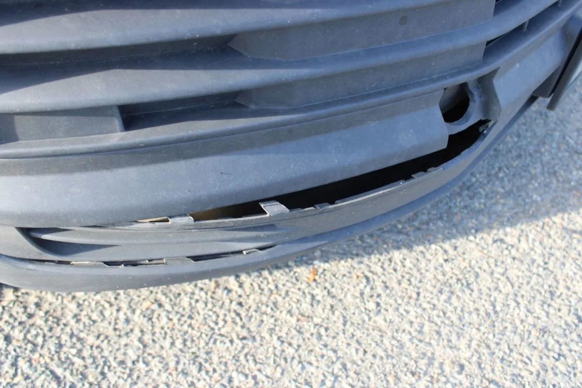 Volkswagen Transporter T6 2800kg TDI 102HP M5 - Image 3