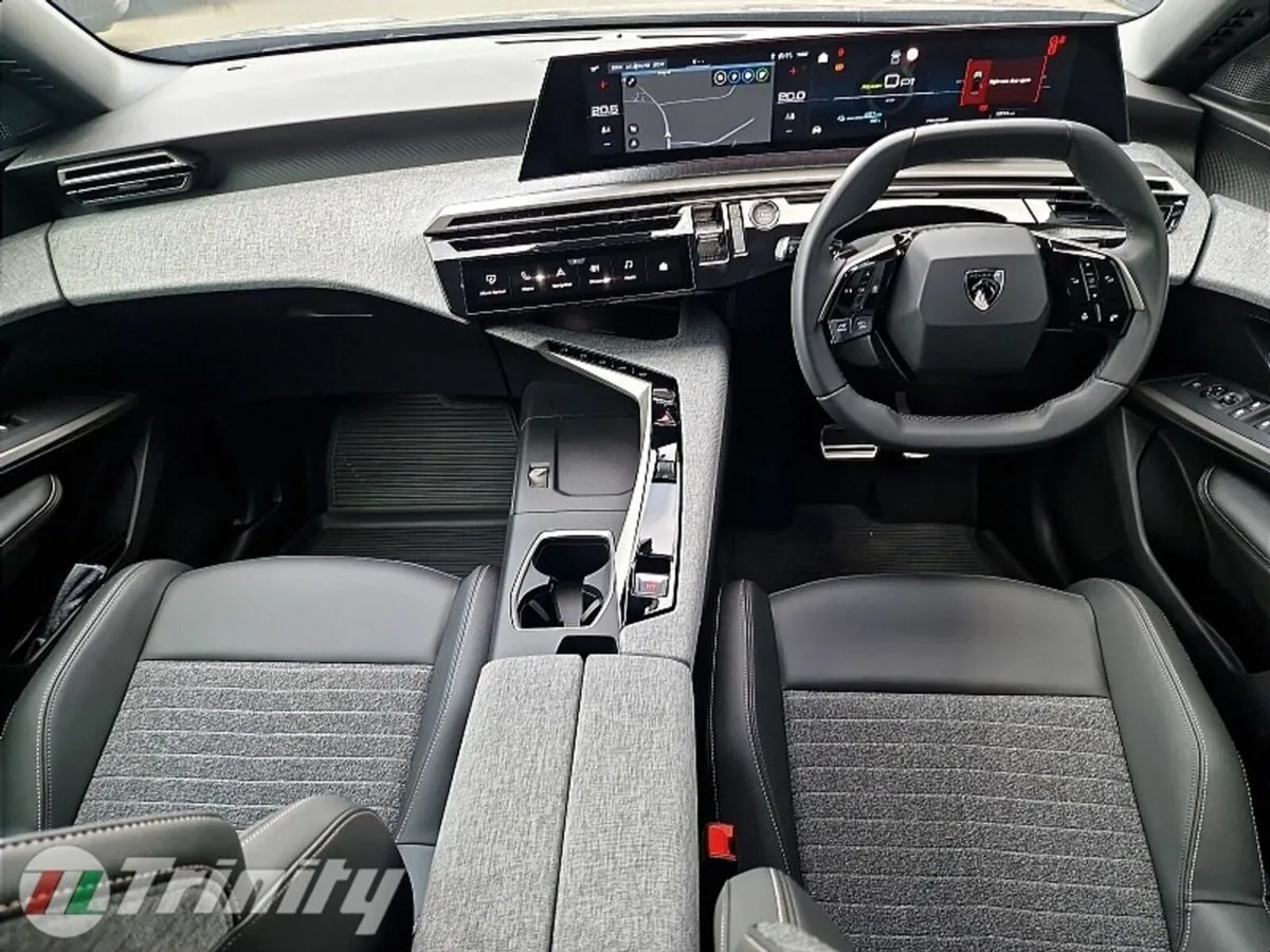 Peugeot 3008 ** BEV 73KWH ** 210BHP ALLURE ** TRIN - Image 2