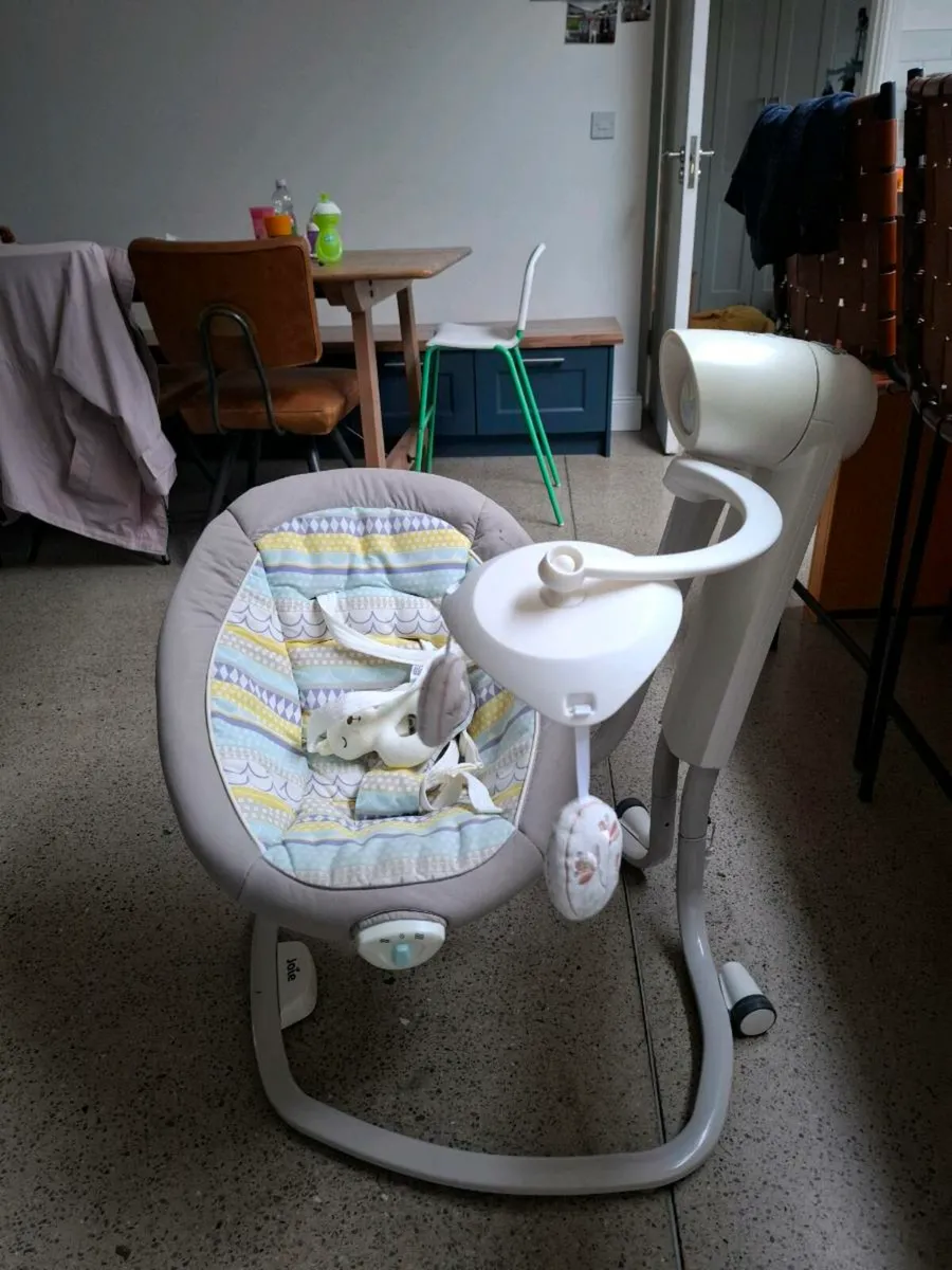 Baby swing - Image 1