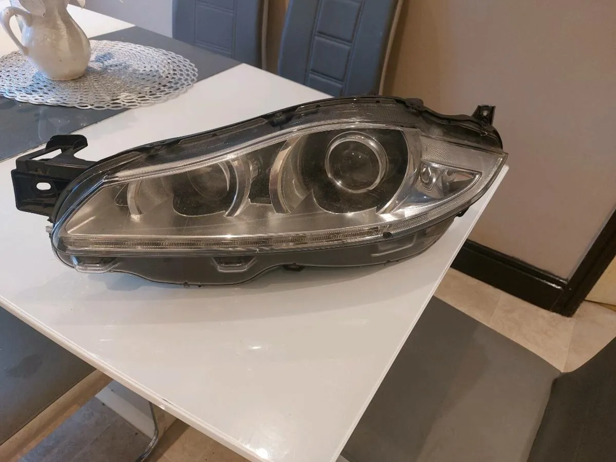 Jaguar XJ X351 Headlight - Image 1