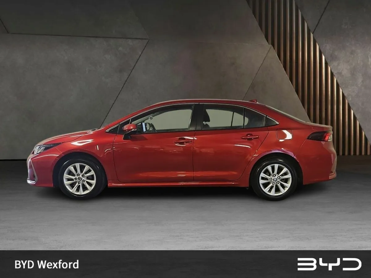 Toyota Corolla  1.8 Hybrid Luna Saloon (Deposit Ta - Image 4