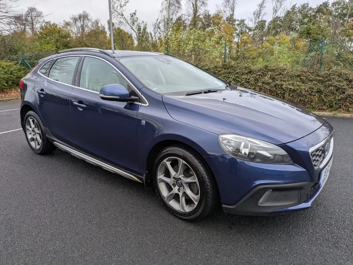 2015 VOLVO V40 D2 1.6 D LOW TAX - Image 1
