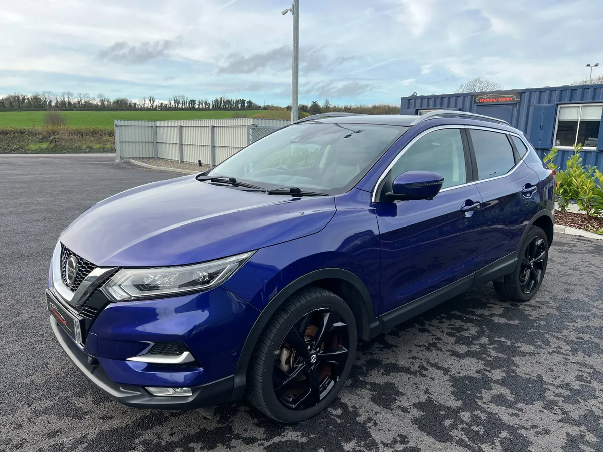 2018 (182) Nissan Qashqai Tekna 1.5 DCI - Pan Roof - Image 4