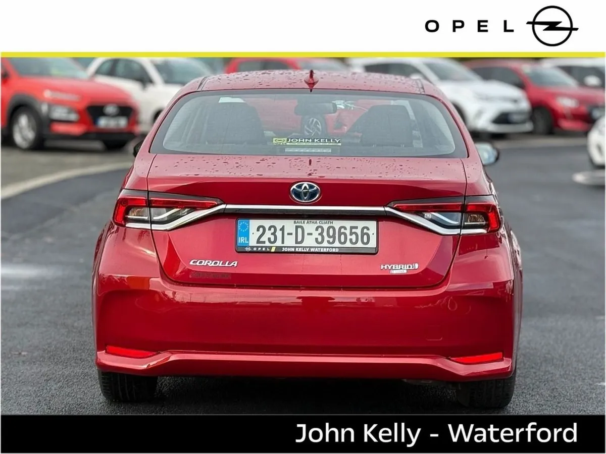Toyota Corolla 1.8 Hybrid Luna Saloon - Image 4