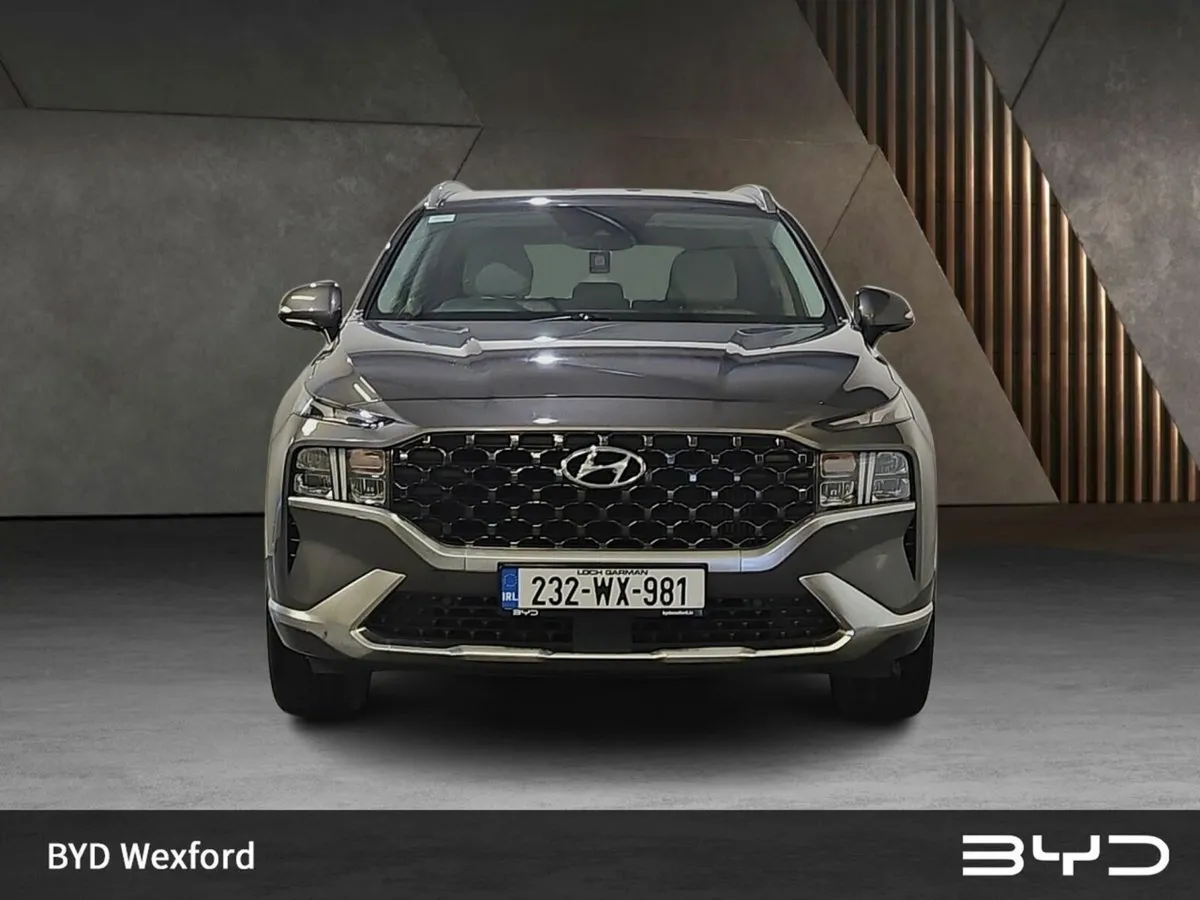 Hyundai Santa Fe 1.6 PHEV 4WD Executive Plus Auto - Image 3