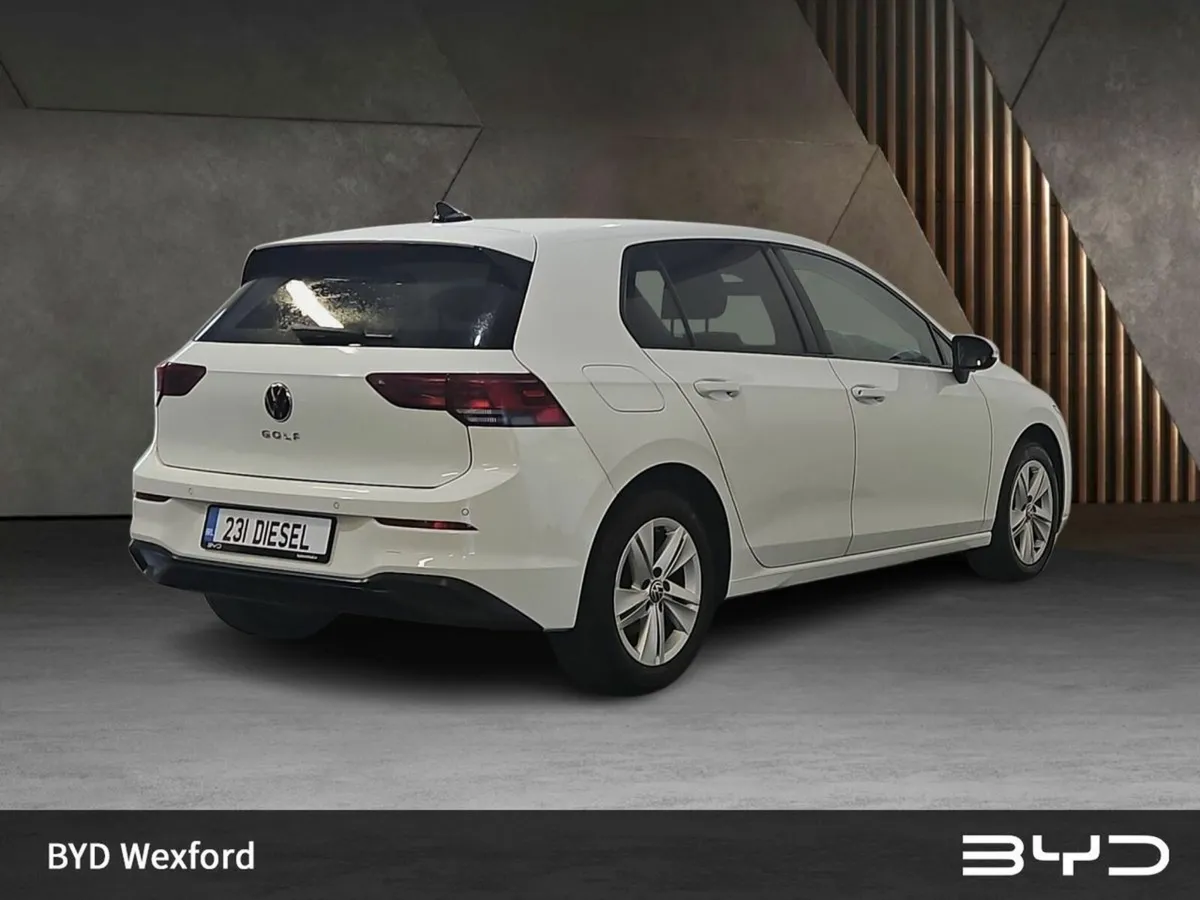 Volkswagen Golf (DEPOSIT TAKEN) Life 2.0 TDi 115 S - Image 4