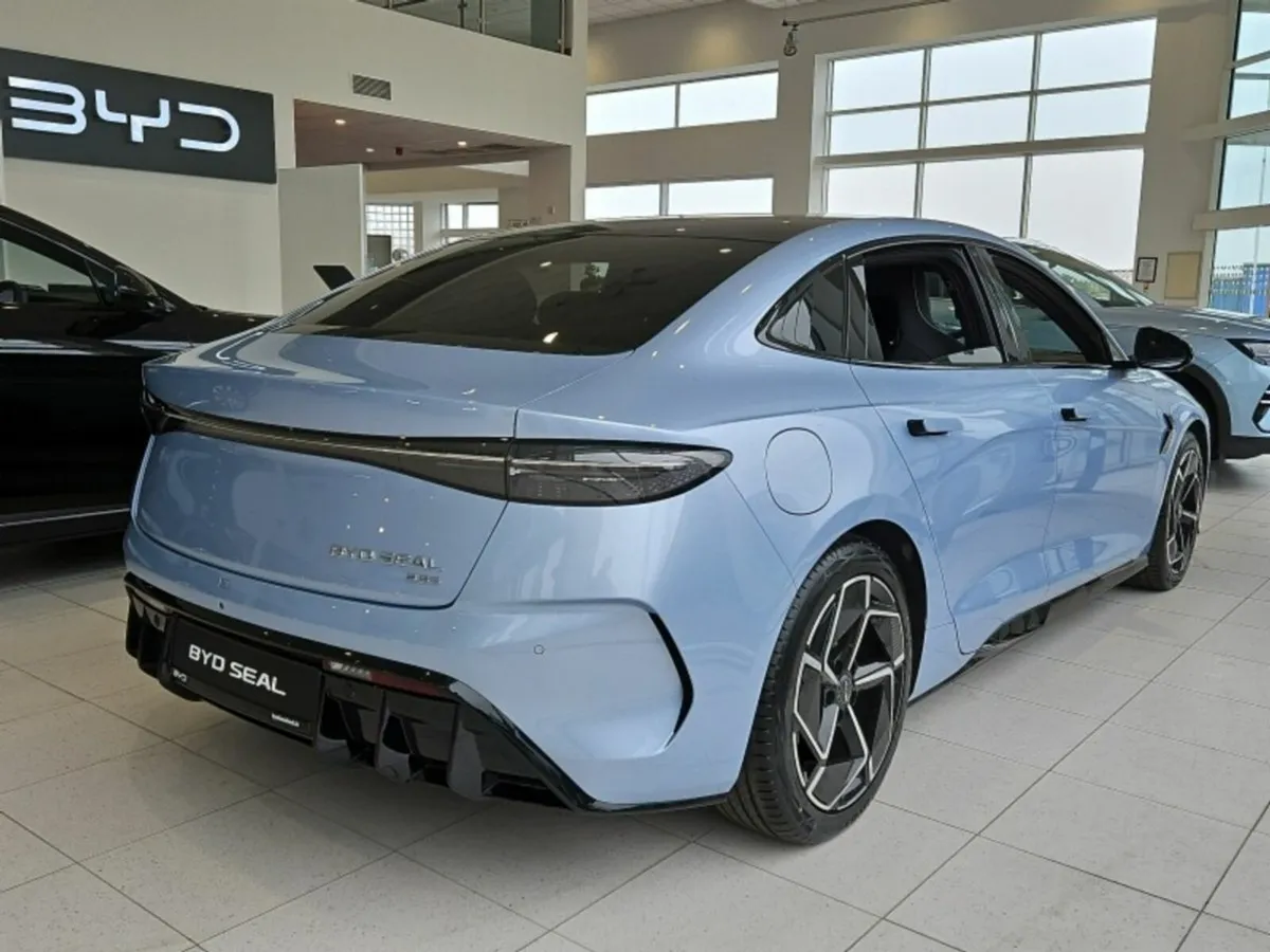 BYD SEAL EXCELLENCE 530HP DUAL-MOTOR inc HEAT PUMP - Image 3