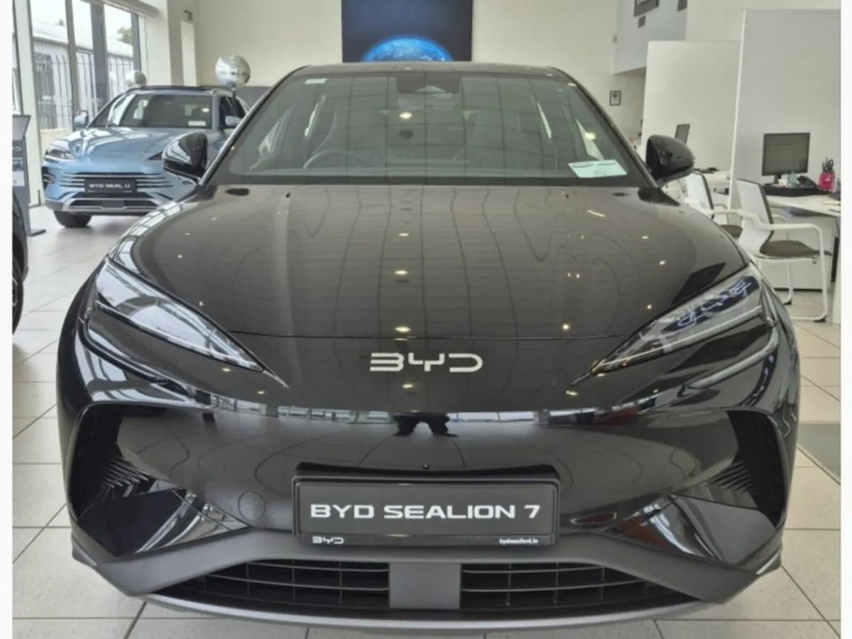 BYD SEALION 7 DESIGN AWD 530BHP HEAT PUMP 456KM RA - Image 2