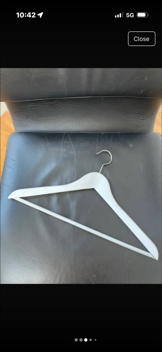 Hangers - Image 3
