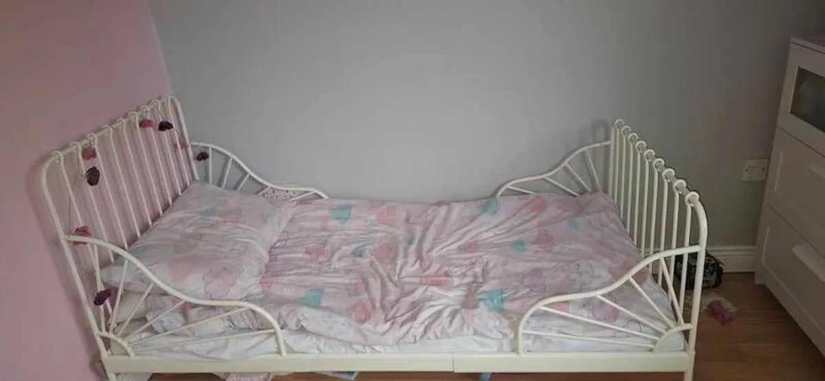 Ikea extendable children's bed. - Image 1