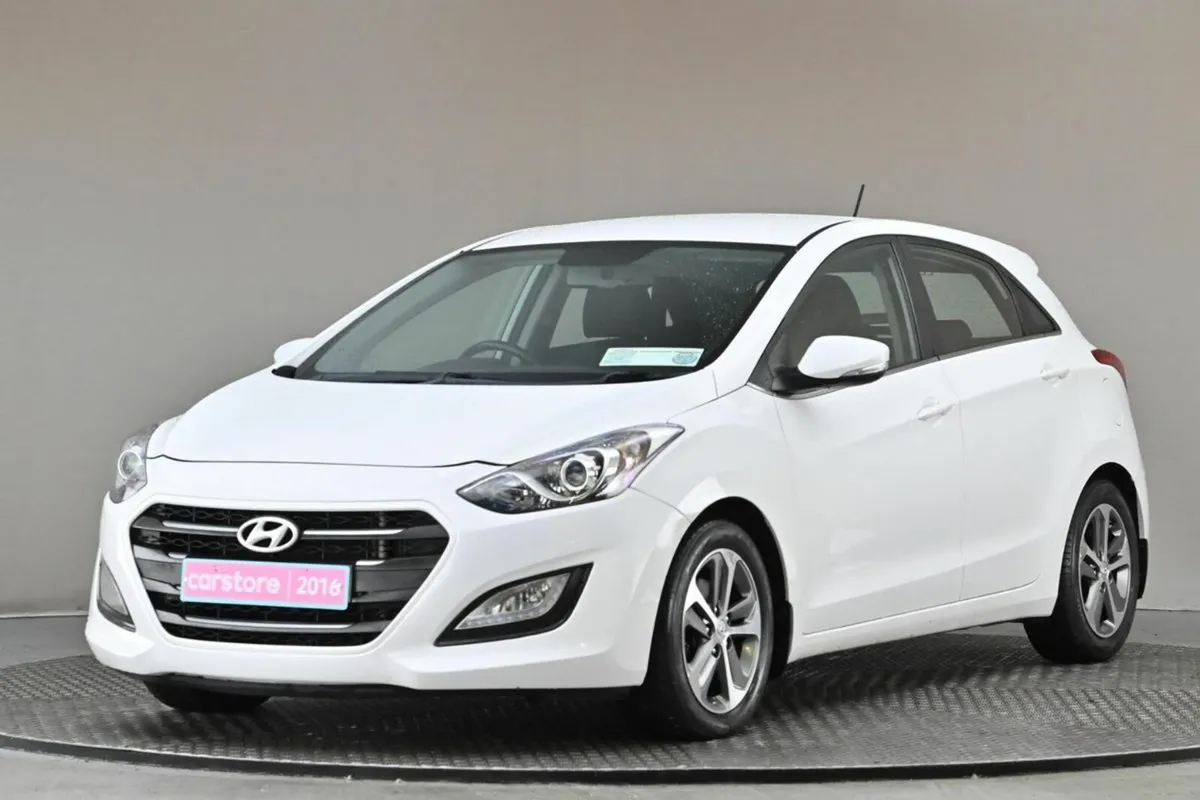 Hyundai i30 1.6 CRDI DELUXE 6SPD **REVERSE CAM**DI - Image 3