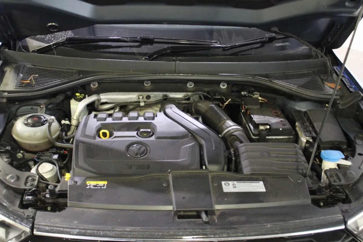 Volkswagen T-Roc Van 1.5 Petrol/manual - Image 4