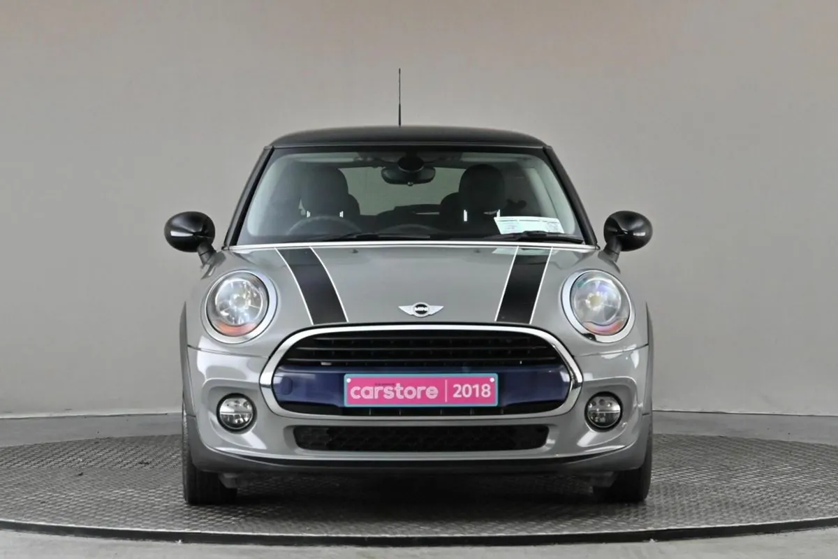Mini Cooper 1.5 D 6SPD **BITONE ROOF** - Image 2