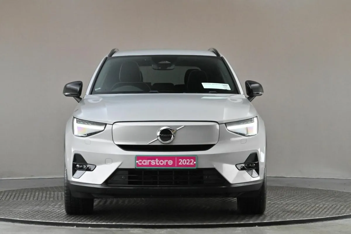 Volvo XC40 RECHARGE PLUS **FULL LEATHER** - Image 2