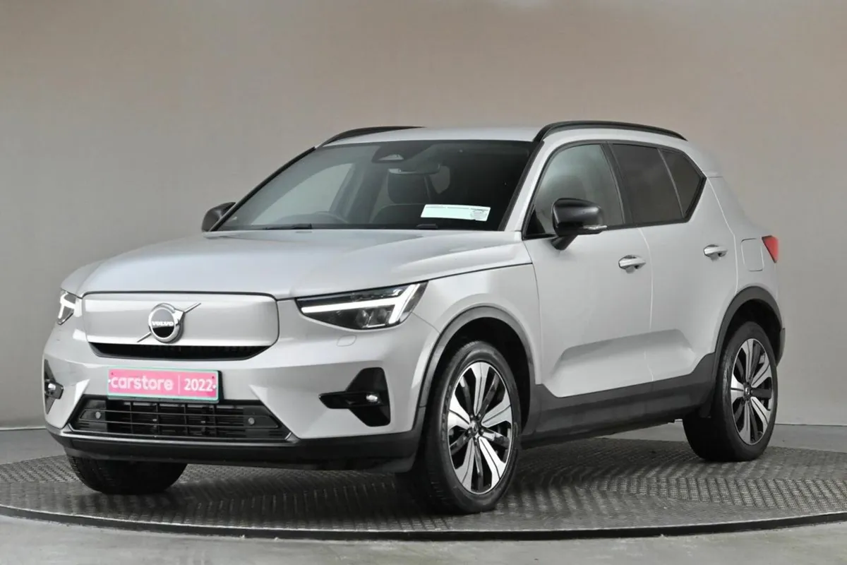 Volvo XC40 RECHARGE PLUS **FULL LEATHER** - Image 3