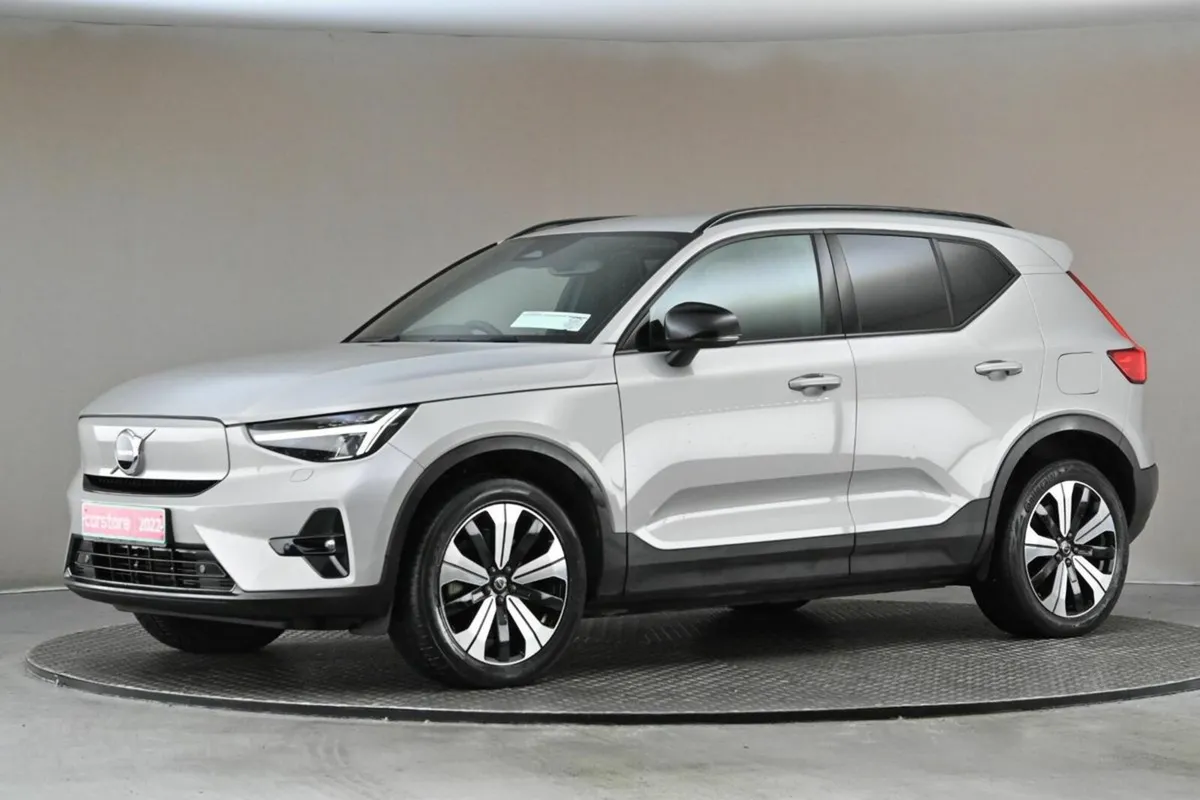 Volvo XC40 RECHARGE PLUS **FULL LEATHER** - Image 4