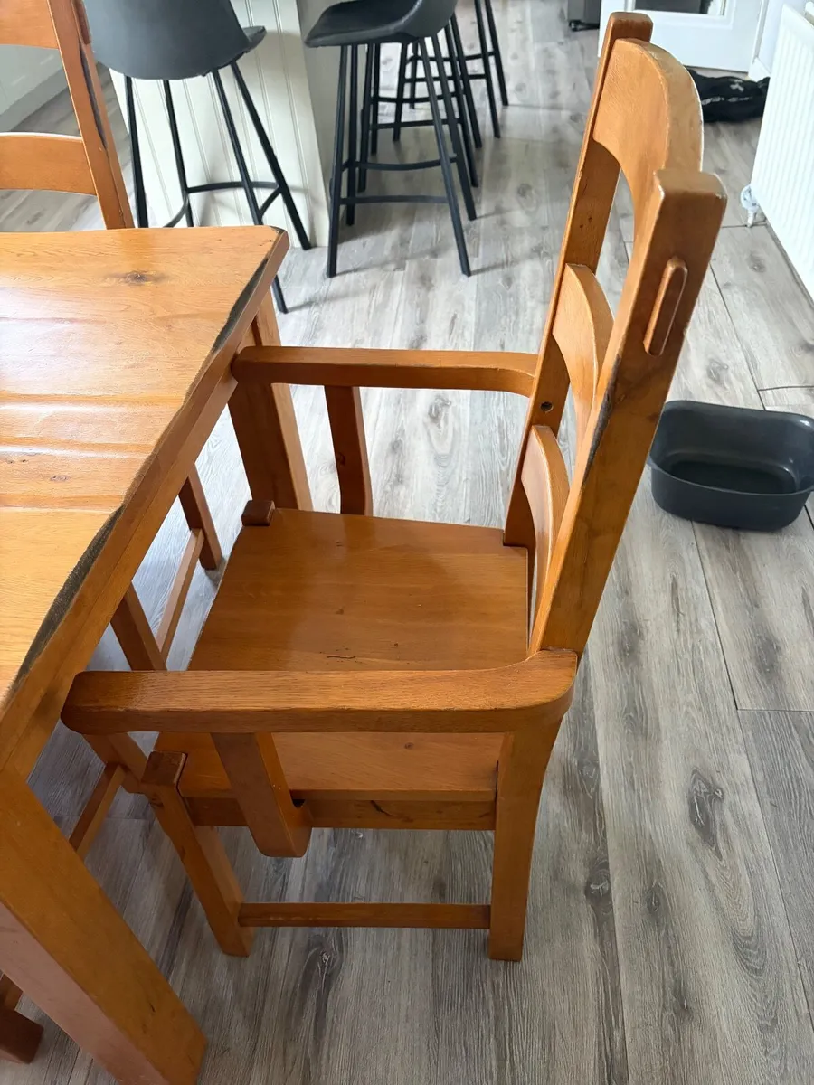 Dining table and 8 chairs - Image 3