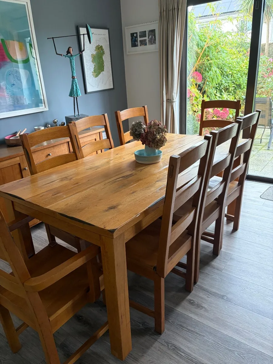 Dining table and 8 chairs - Image 4