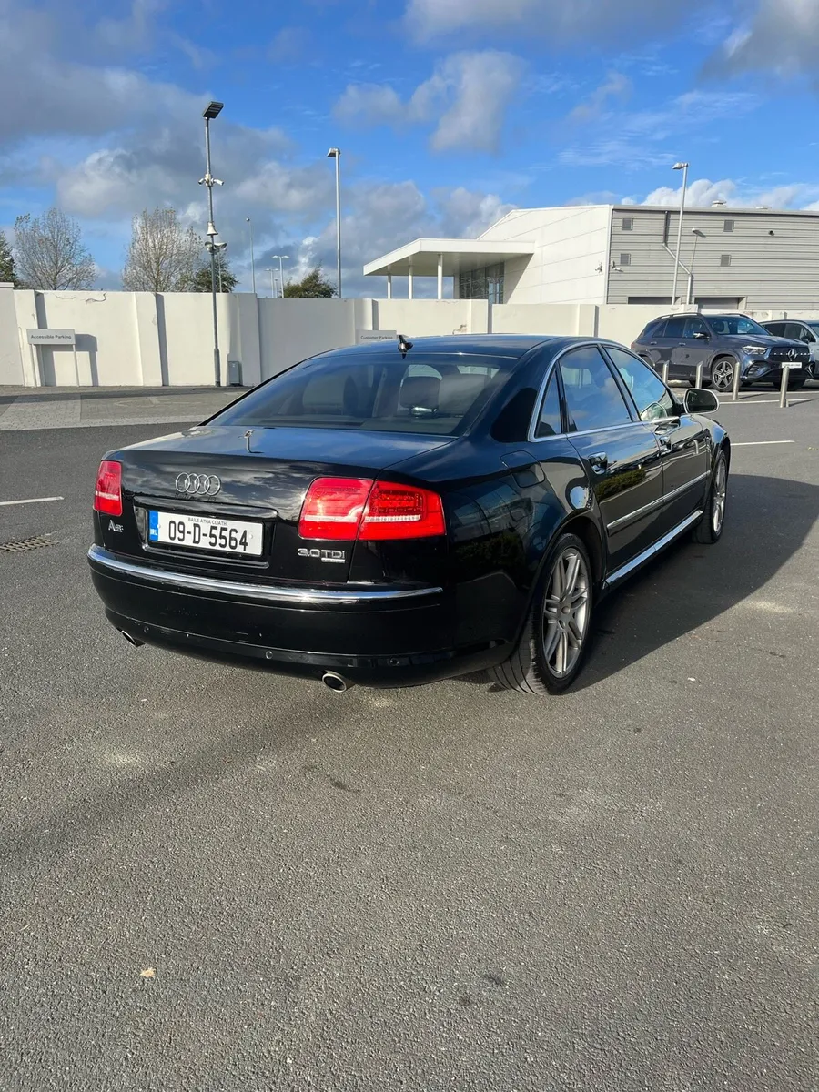 Audi A8 - Image 2