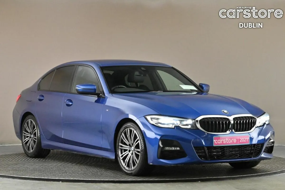 BMW 3-Series 320i M SPORT - Image 1