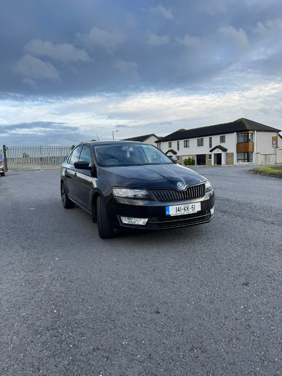 Skoda Rapid 2014 - Image 2