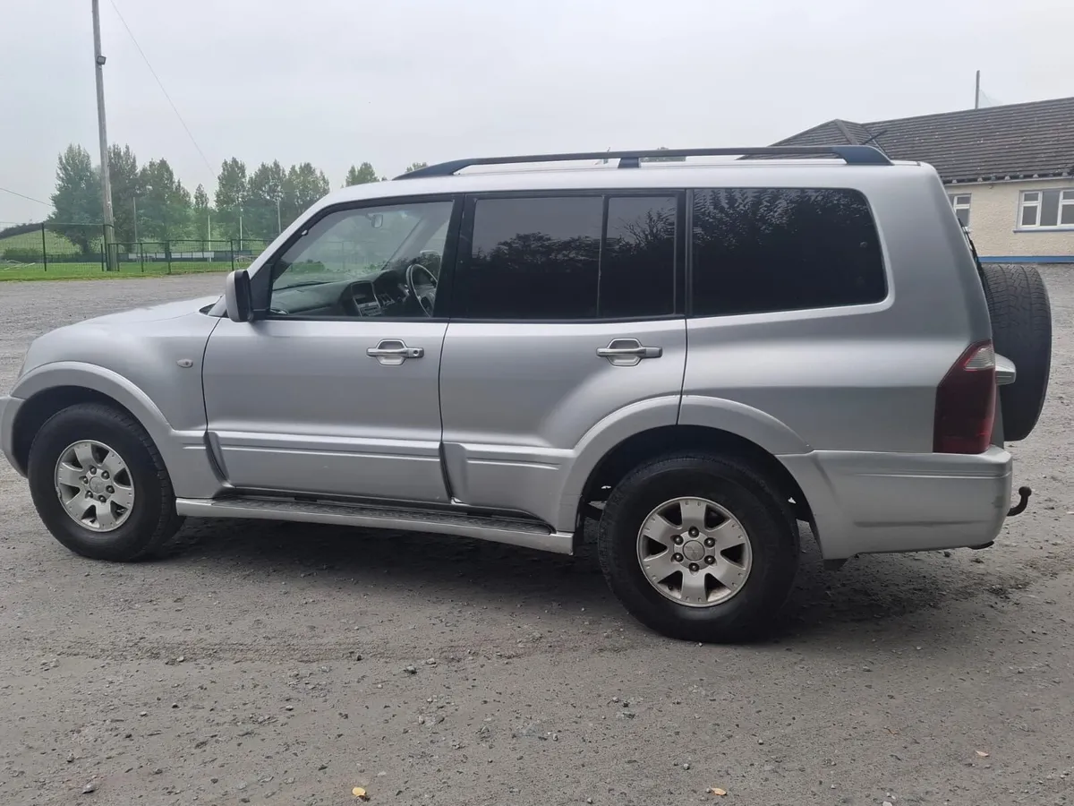 Mitsubishi Pajero - Image 4