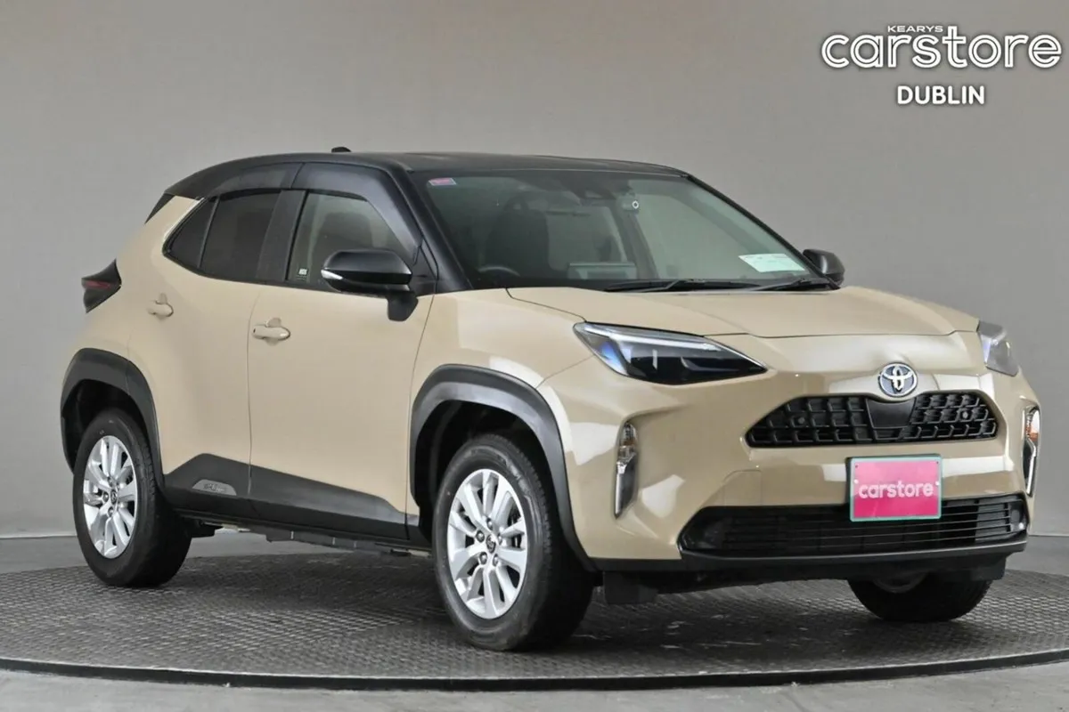 Toyota Yaris Cross 1.5 HYBRID **BI-TONE ROOF**9"AN - Image 1