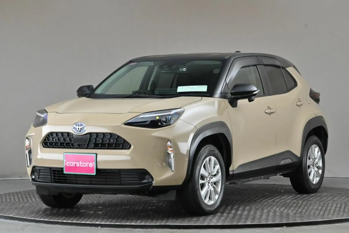 Toyota Yaris Cross 1.5 HYBRID **BI-TONE ROOF**9"AN - Image 3