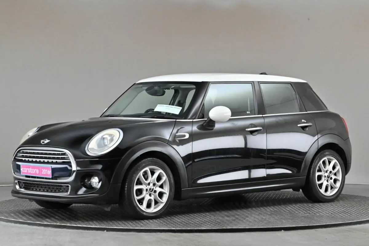 Mini Cooper 1.5 COOPER AUTO 5DR **BI-TONE ROOF** - Image 4