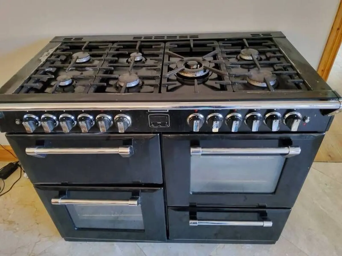 7 burner Gas Hob and 4  Electric Ovens Rangemaster. - Image 1