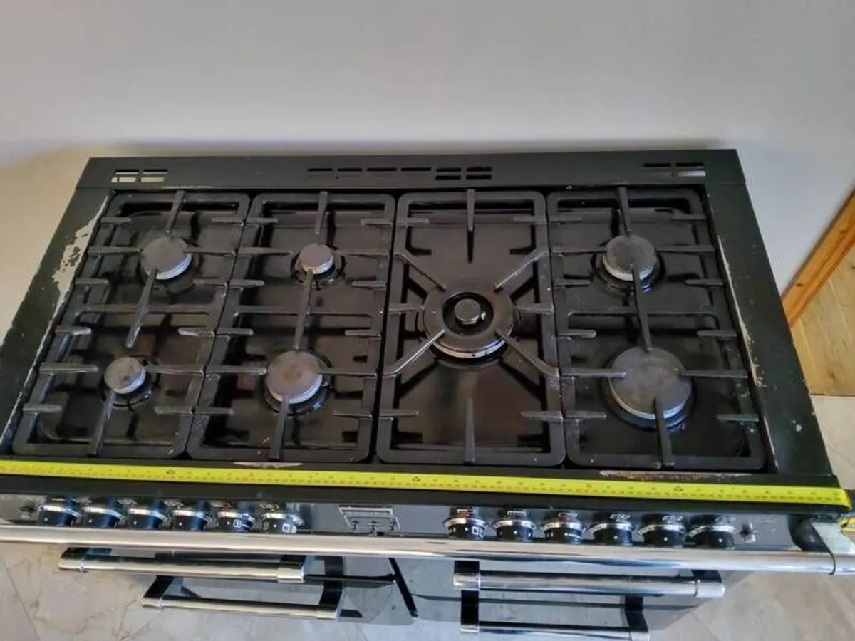 7 burner Gas Hob and 4  Electric Ovens Rangemaster. - Image 2