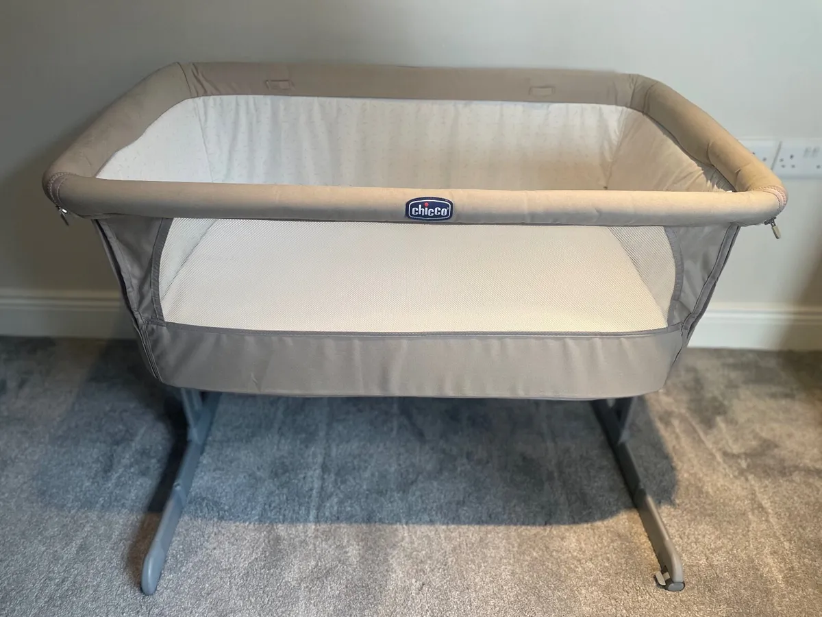 Chicco Next to me Cot - Image 4