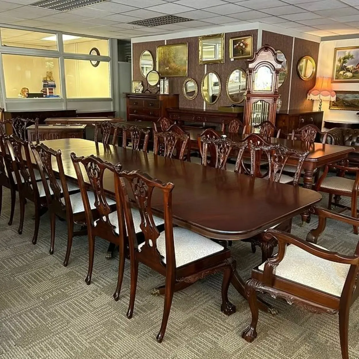 Mahogany triple pedestal extending dining table - Image 1