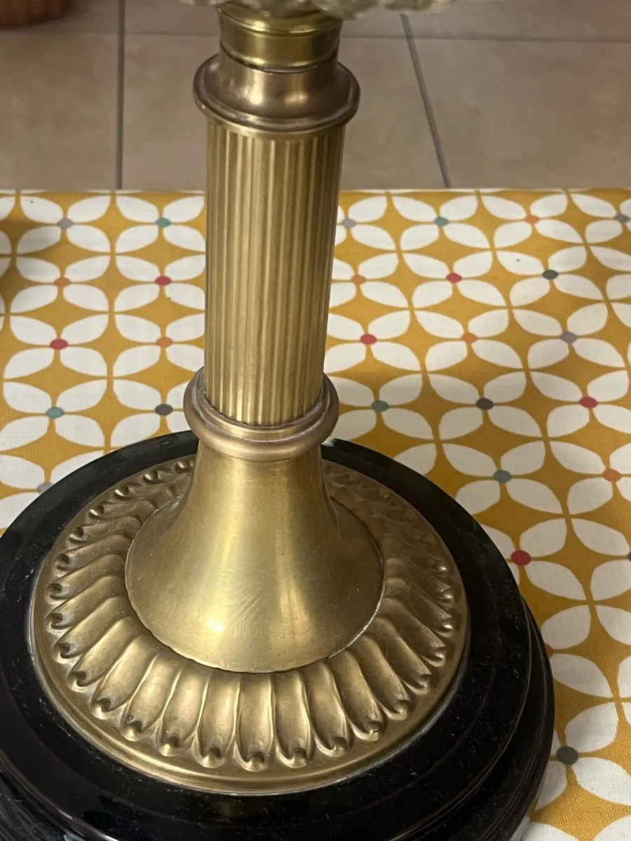 Antique Oil Lamp - Image 3