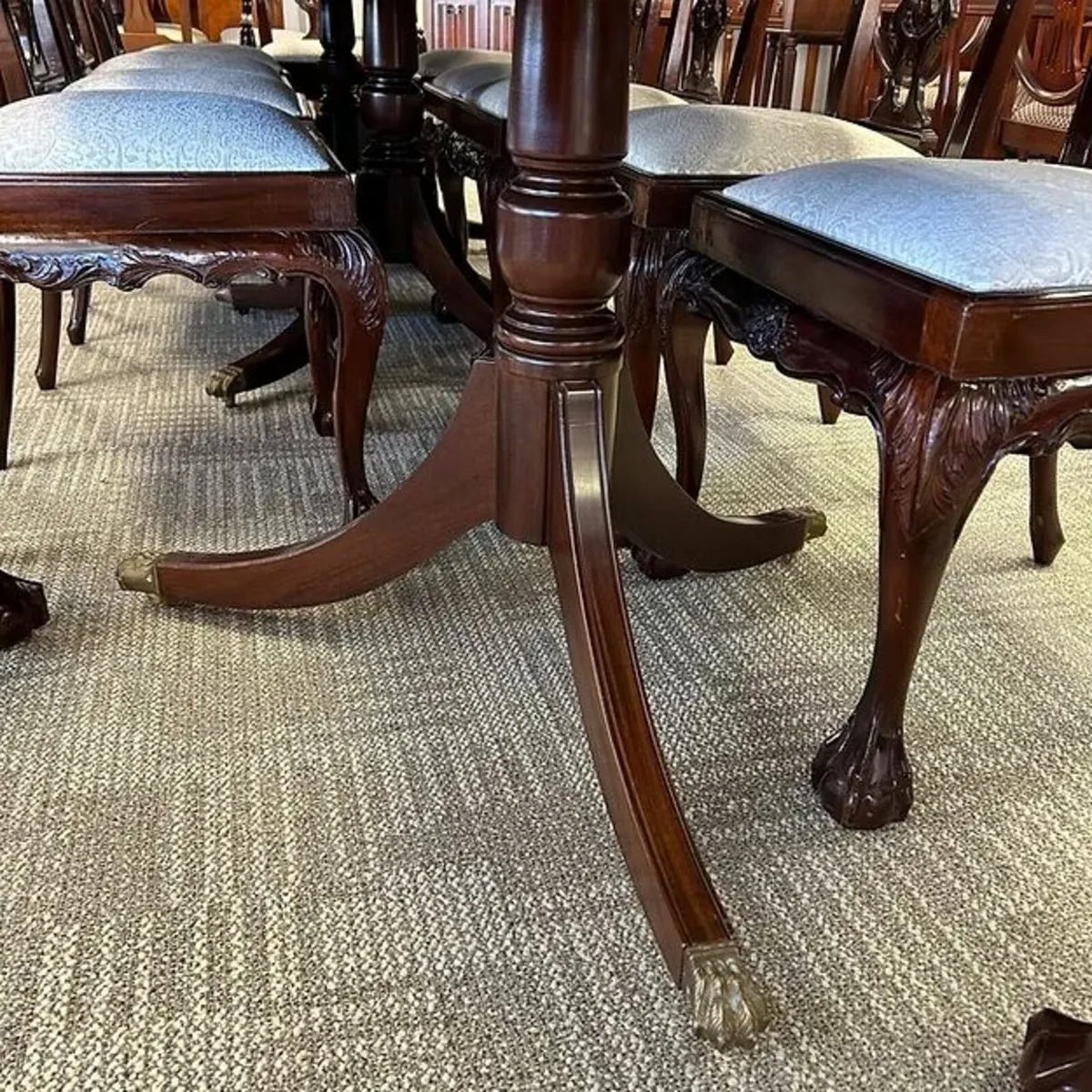 Mahogany triple pedestal extending dining table - Image 2