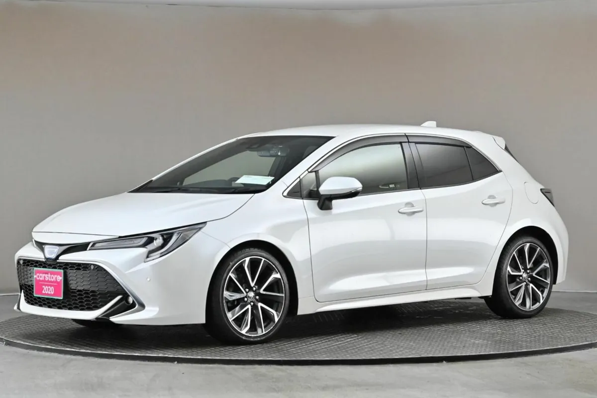 Toyota Corolla 1.8 HYBRID SPORT 5DR **HALF LEATHER - Image 4